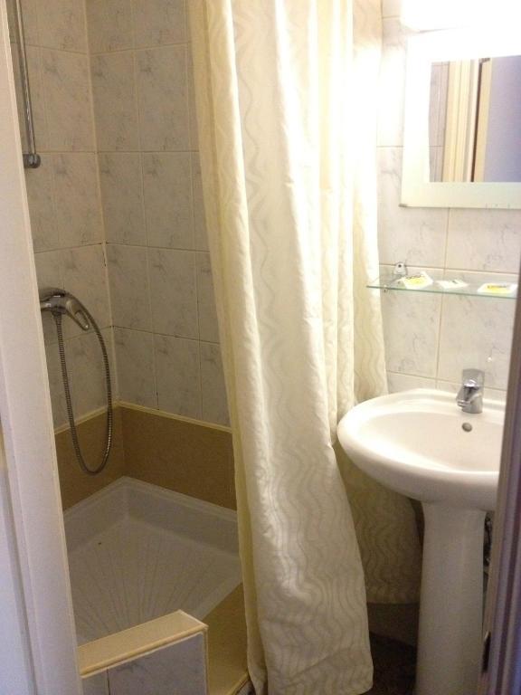 Hotel Stalingrad Βρυξέλλες Δωμάτιο φωτογραφία